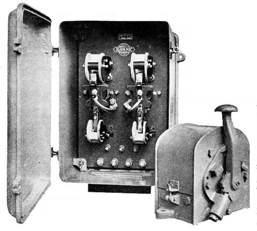 CONTACTOR PANEL for a lifting magnet