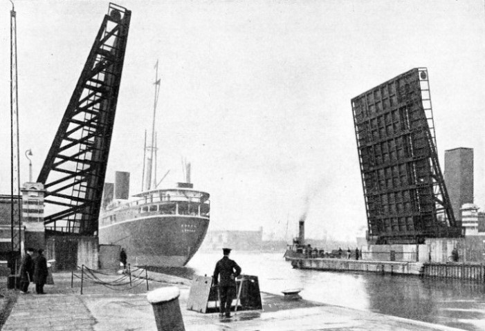 The entrance lock to the King George V Dock