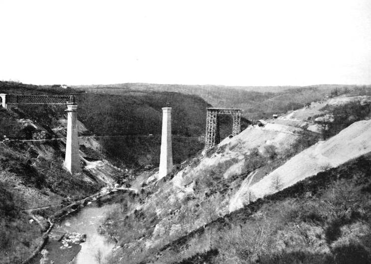 General view of the Fades viaduct