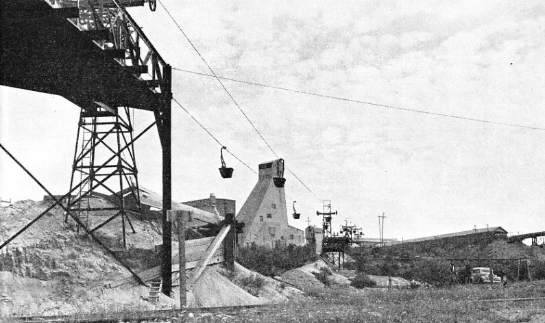 AERIAL ROPEWAY for transporting sand at the gravel claims of the Hollinger Consolidated Gold Mines Limited